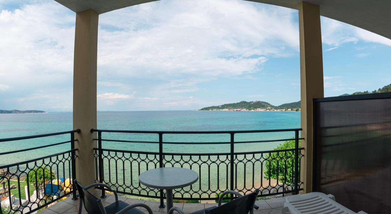 Hotel Villa Nisteri 리메나스 외부 사진